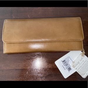 Hobo Sadie wallet in Mink